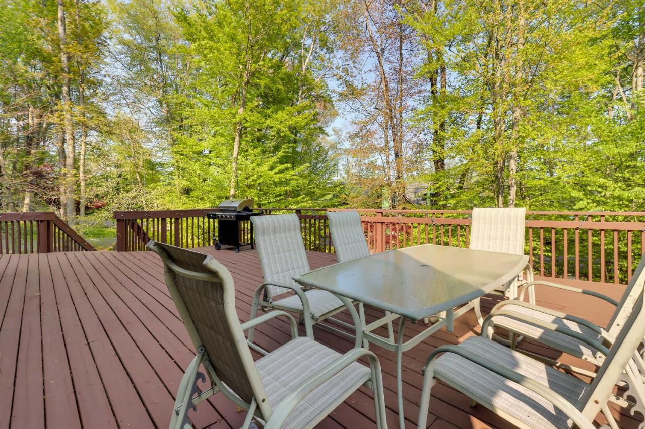 Holiday home Stunning Pocono Vacation With Huge Deck! *