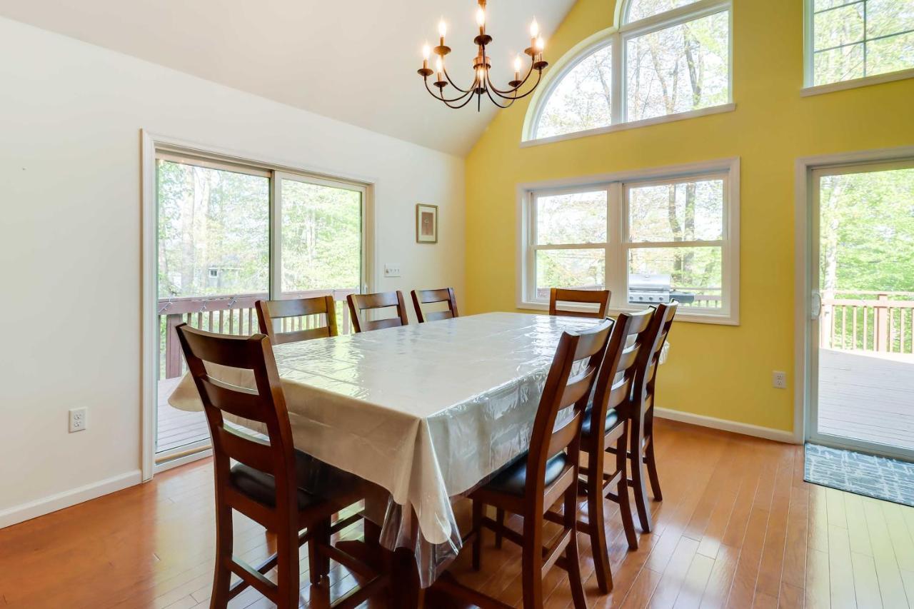 Holiday home Stunning Pocono Vacation With Huge Deck! *