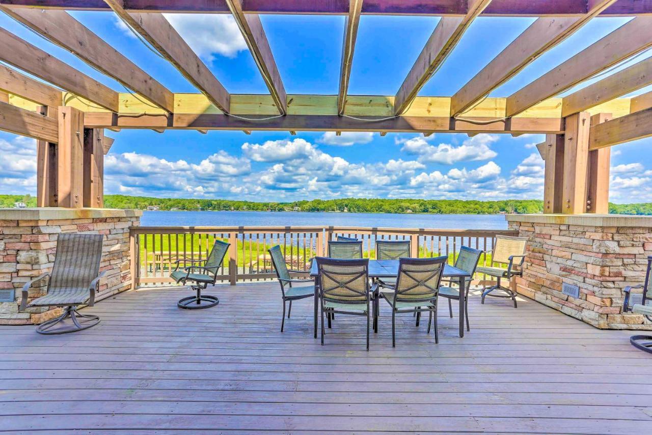 Stunning Pocono Vacation With Huge Deck! * Pocono Lake