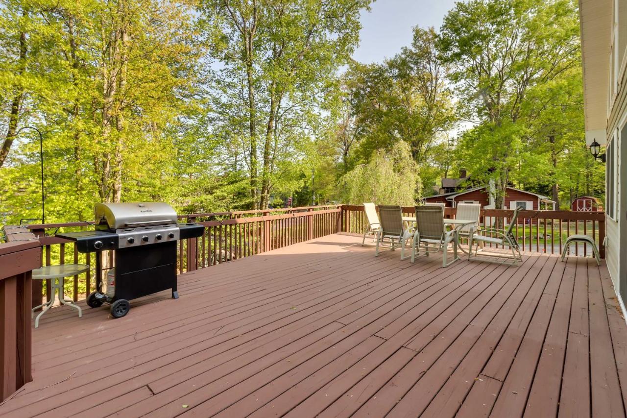 Holiday home Stunning Pocono Vacation With Huge Deck! *